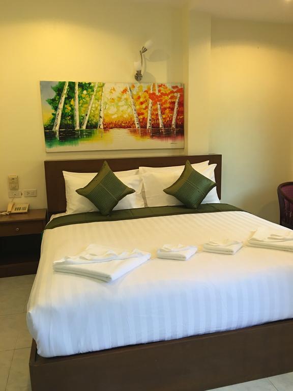 Db Residence Patong Luaran gambar