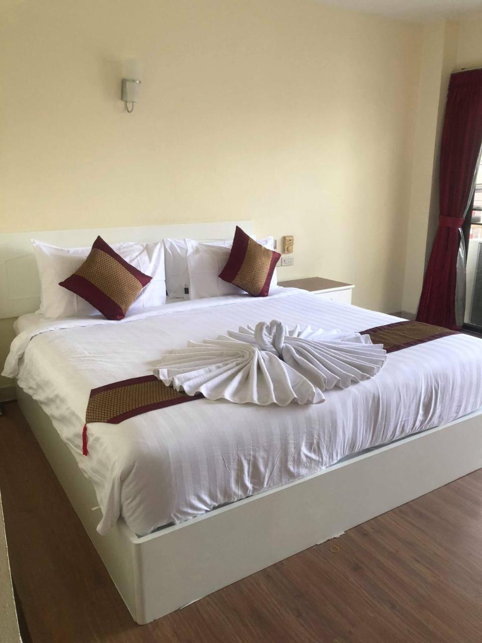 Db Residence Patong Luaran gambar