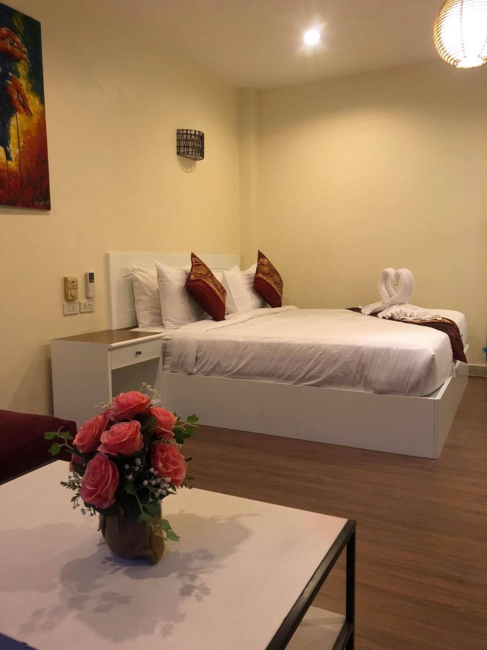Db Residence Patong Luaran gambar