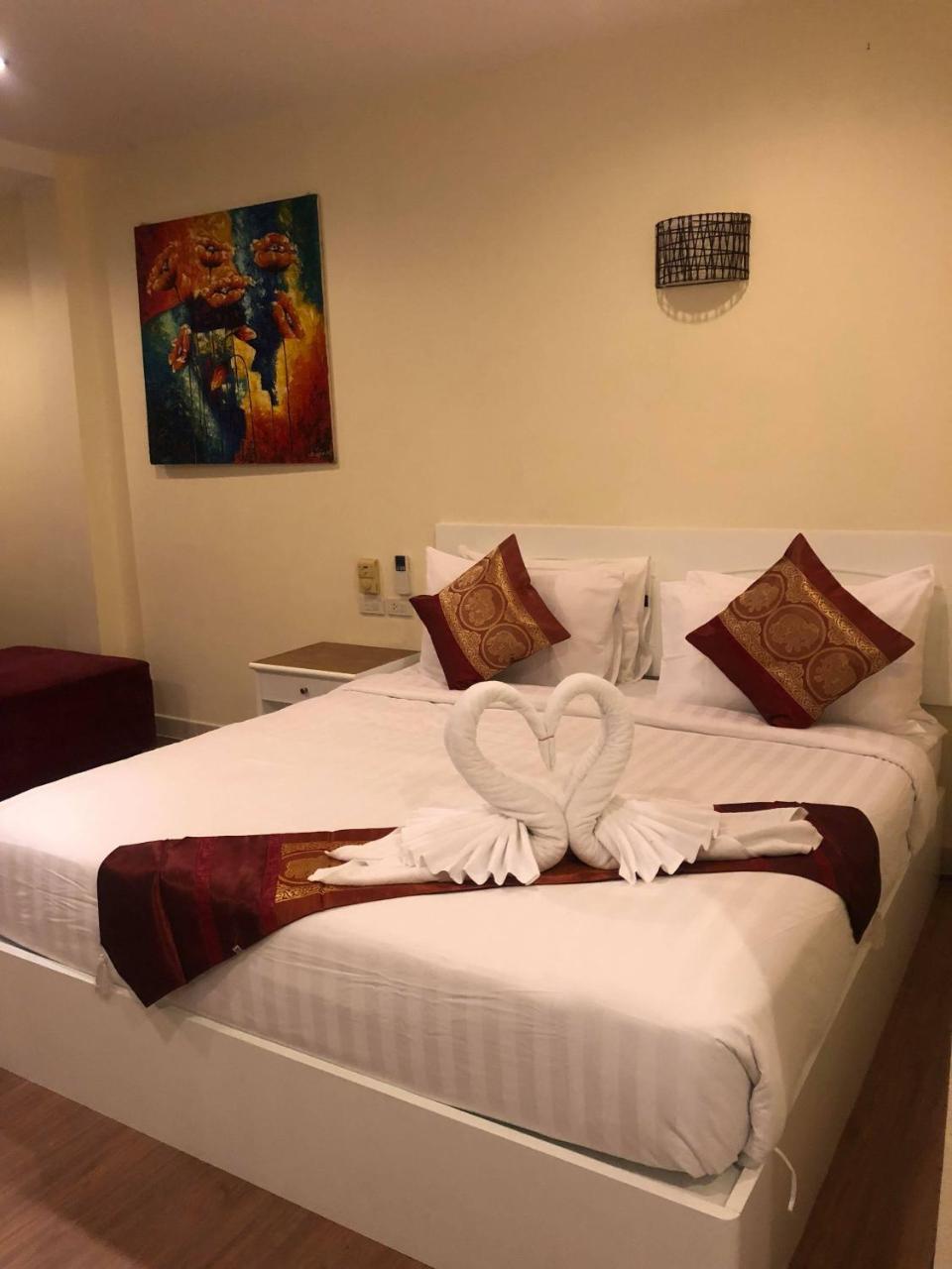 Db Residence Patong Luaran gambar