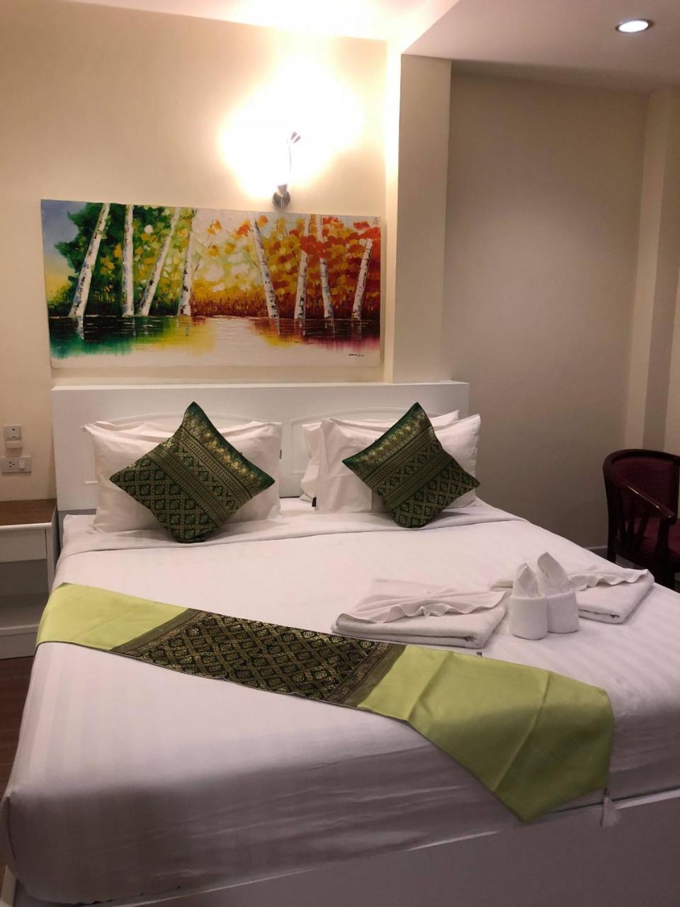 Db Residence Patong Luaran gambar