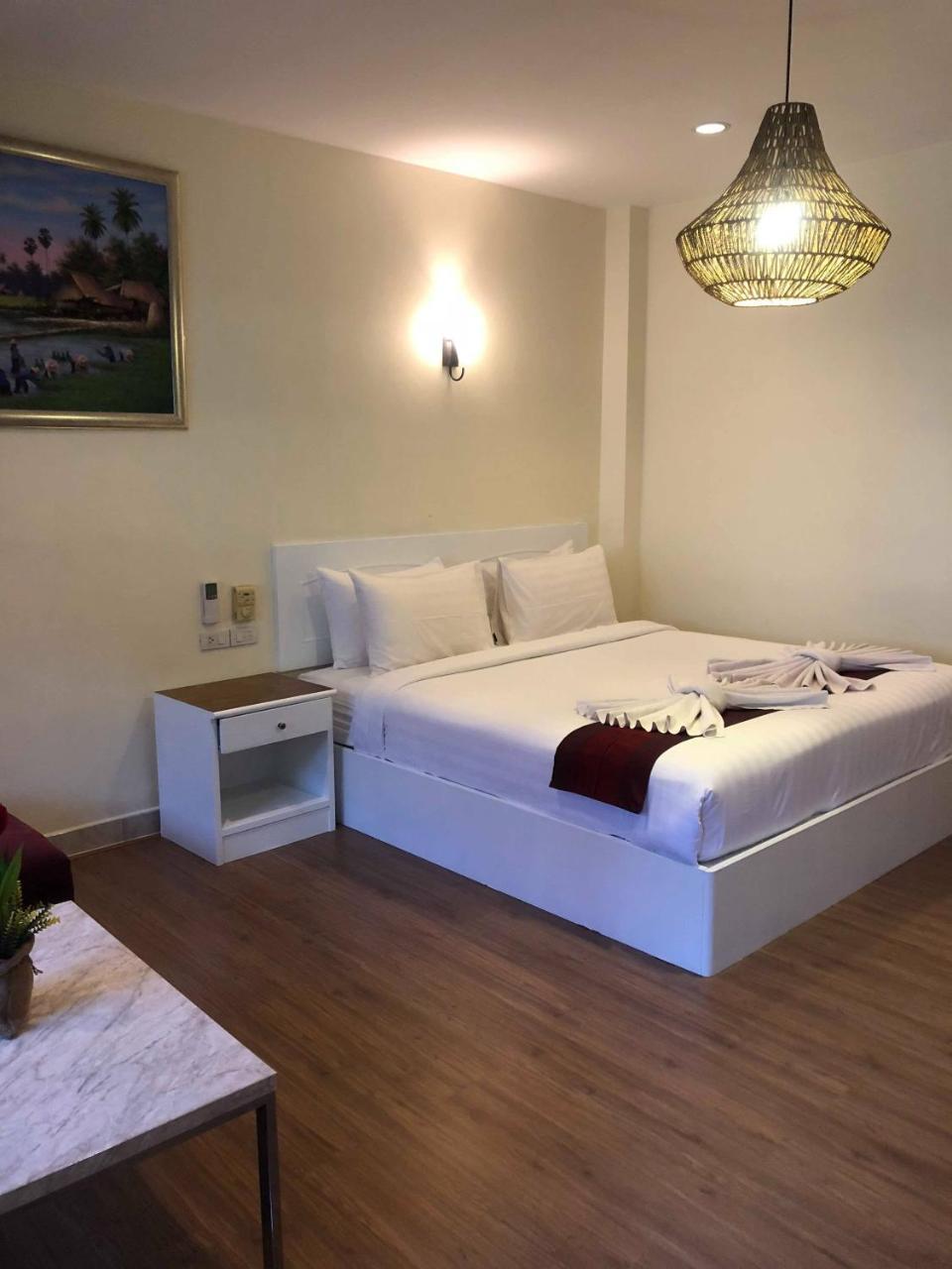 Db Residence Patong Luaran gambar