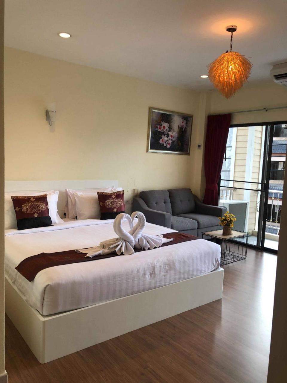 Db Residence Patong Luaran gambar