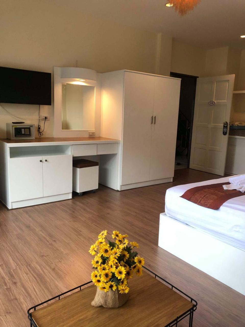 Db Residence Patong Luaran gambar