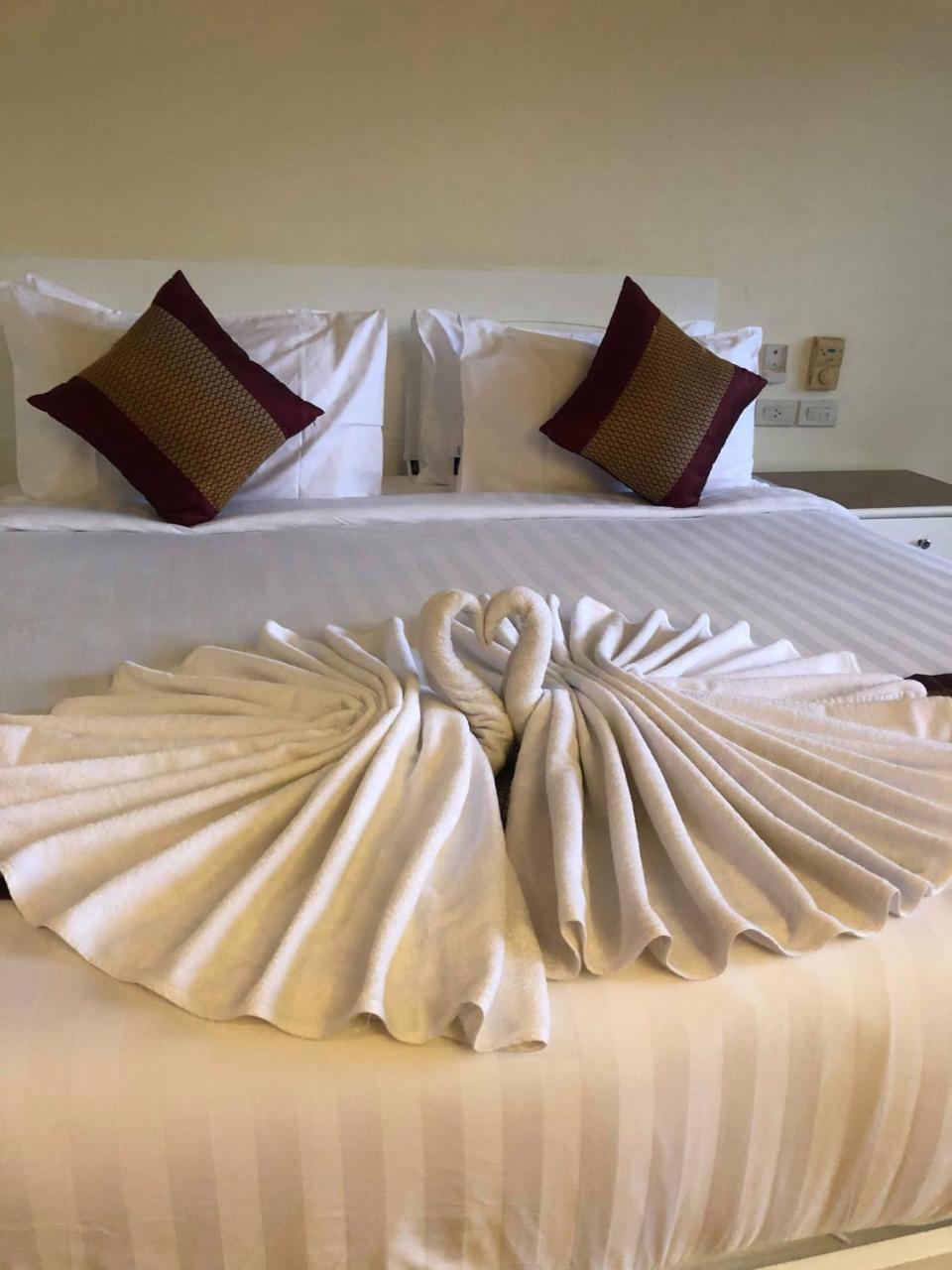 Db Residence Patong Luaran gambar